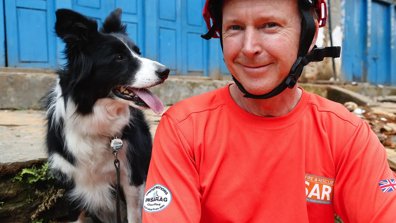 Suchhundeteam im Einsatz als Motiv für Live-Tracking